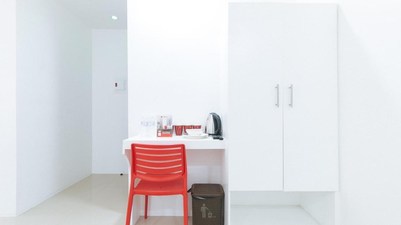 Reddoorz Plus At Dbuilders Poblacion Bgc Taguig Eksteriør billede