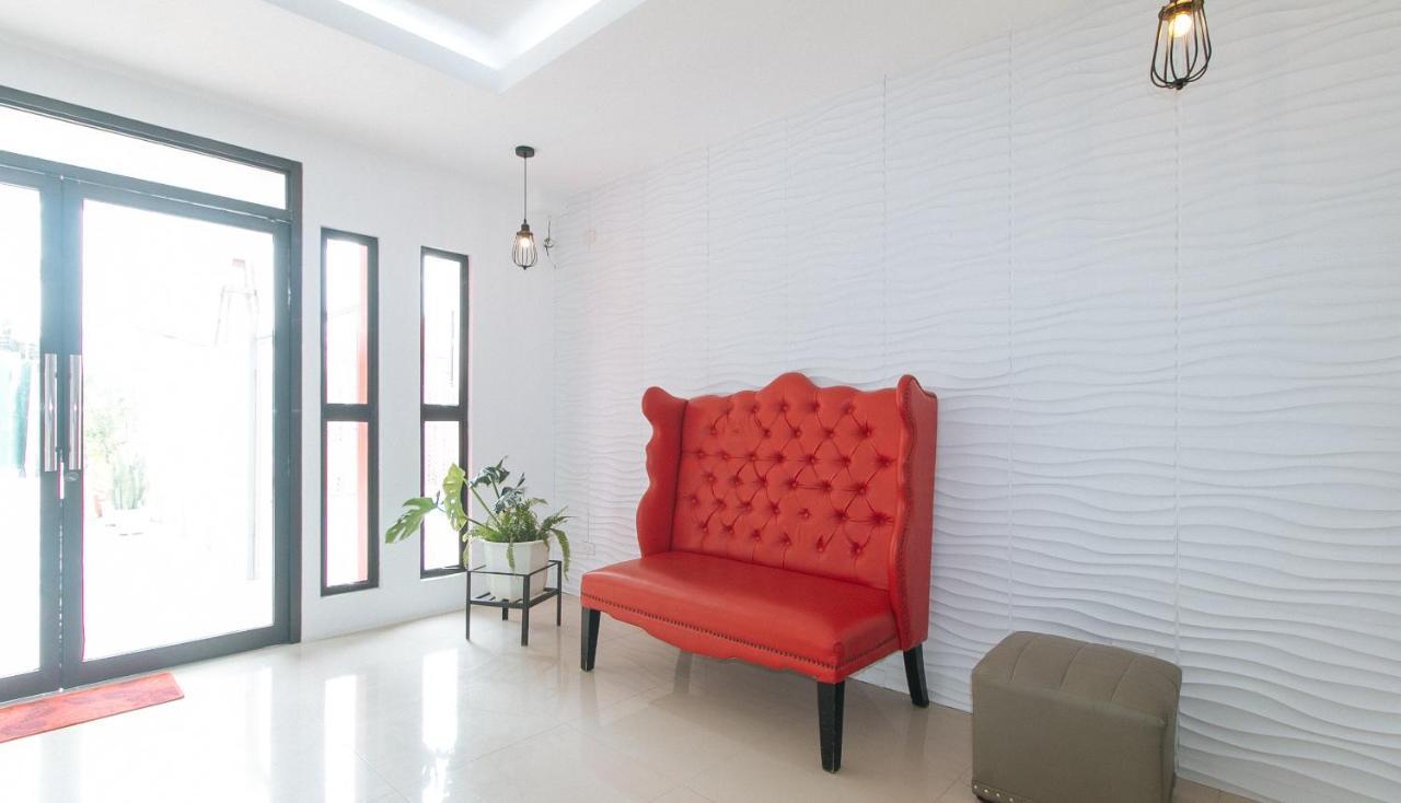 Reddoorz Plus At Dbuilders Poblacion Bgc Taguig Eksteriør billede